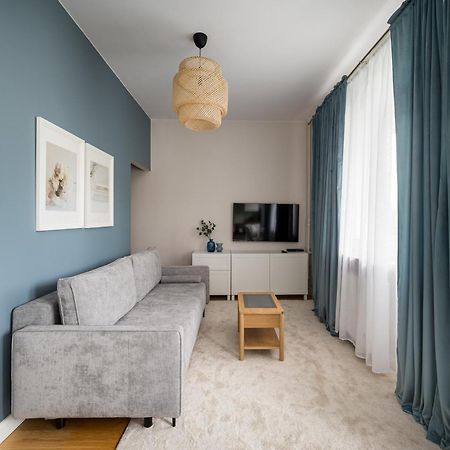 Wola Ratusz Homely Apartment Varsovia Exterior foto